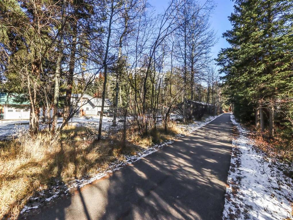 806 12A Street, Canmore, AB