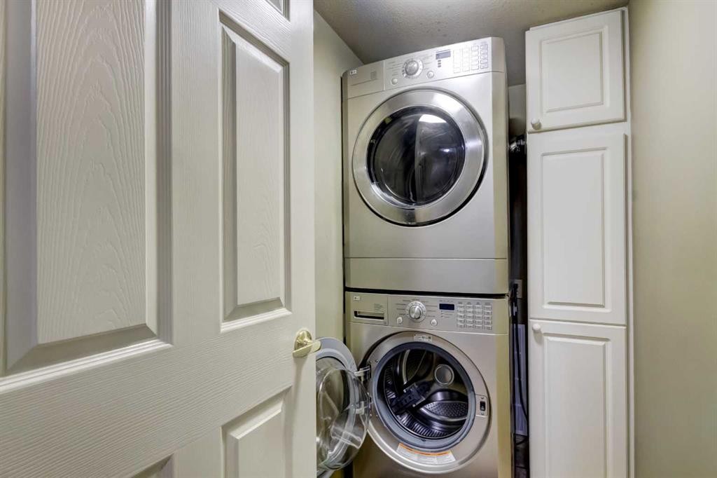 13 Antelope Lane, Banff, AB - Indoor Photo Showing Laundry Room