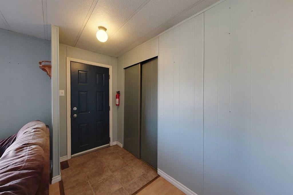 32 1 Street, Kinuso, AB - Indoor Photo Showing Other Room