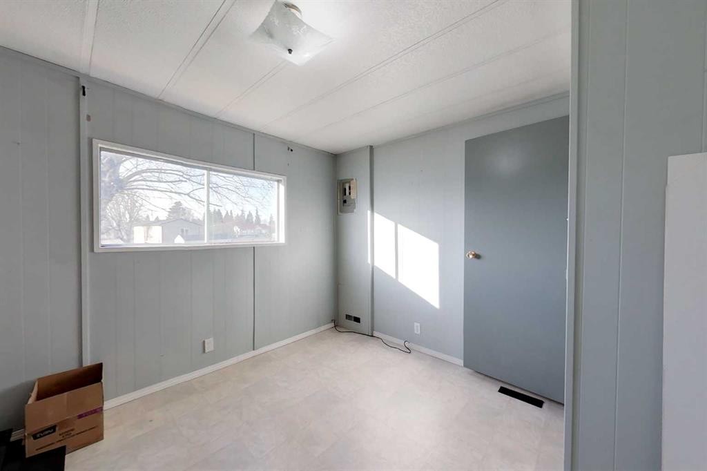 32 1 Street, Kinuso, AB - Indoor Photo Showing Other Room