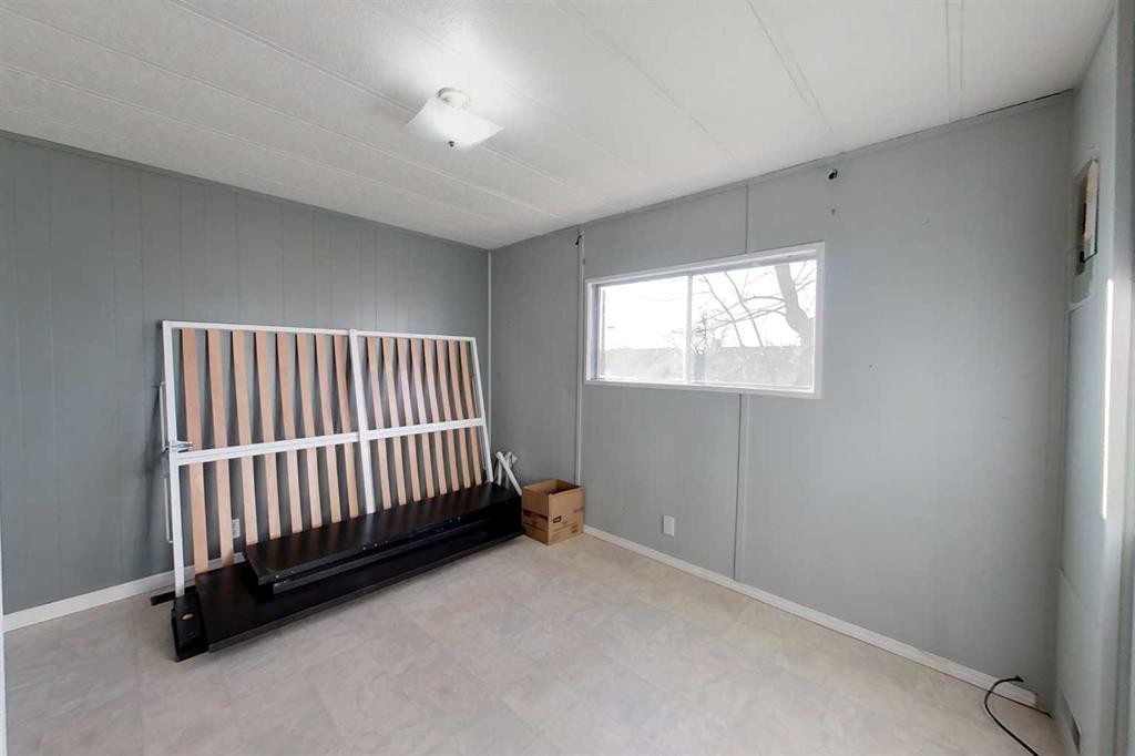 32 1 Street, Kinuso, AB - Indoor Photo Showing Bedroom