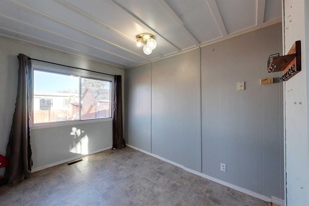 32 1 Street, Kinuso, AB - Indoor Photo Showing Other Room