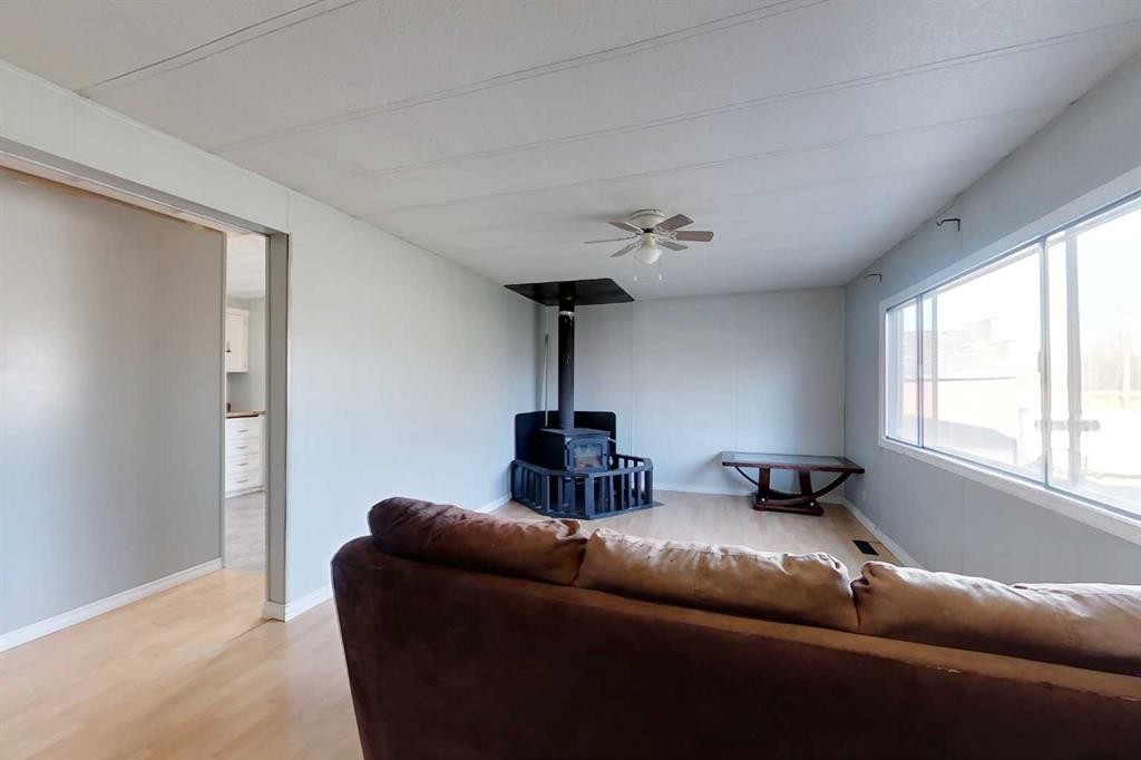 32 1 Street, Kinuso, AB - Indoor