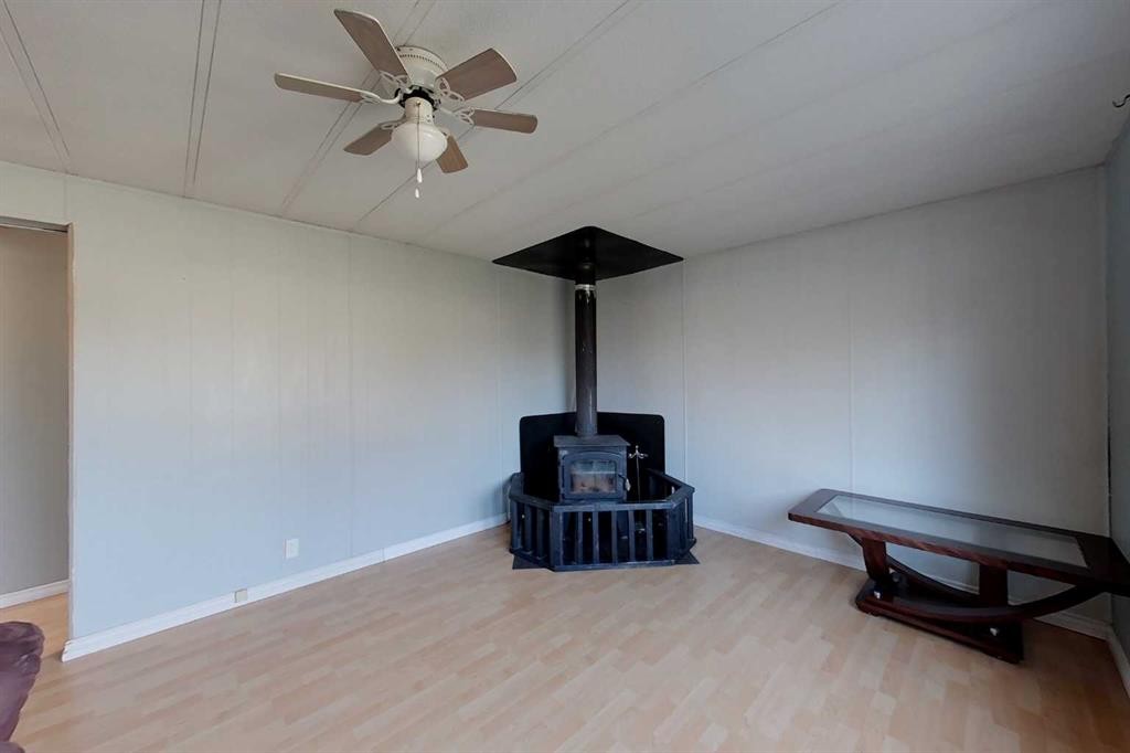 32 1 Street, Kinuso, AB - Indoor