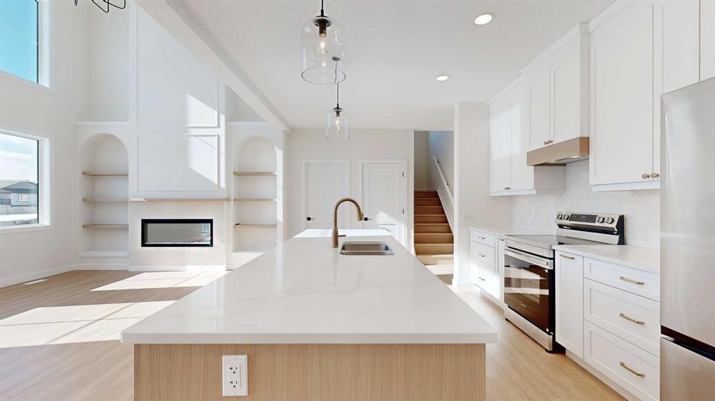 23 Riverdale Bend, Whitecourt, AB - Indoor Photo Showing Kitchen With Double Sink With Upgraded Kitchen