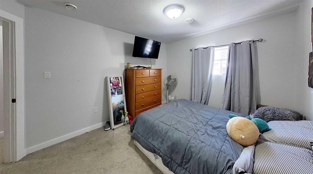 425 70 Street, Edson, AB - Indoor Photo Showing Bedroom