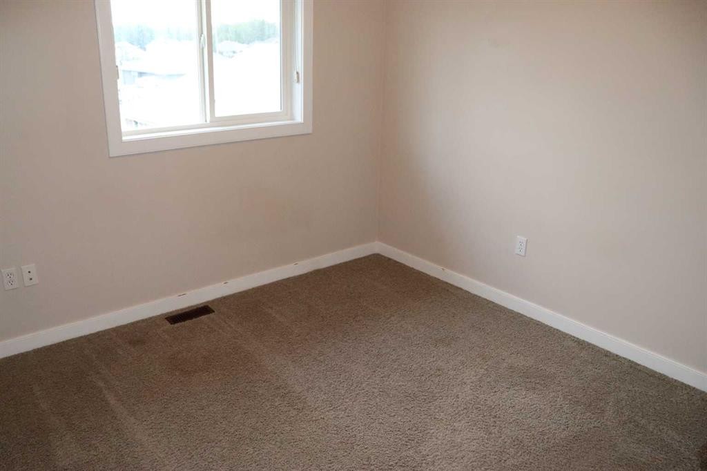 2-1616 41 Street, Edson, AB - Indoor Photo Showing Other Room