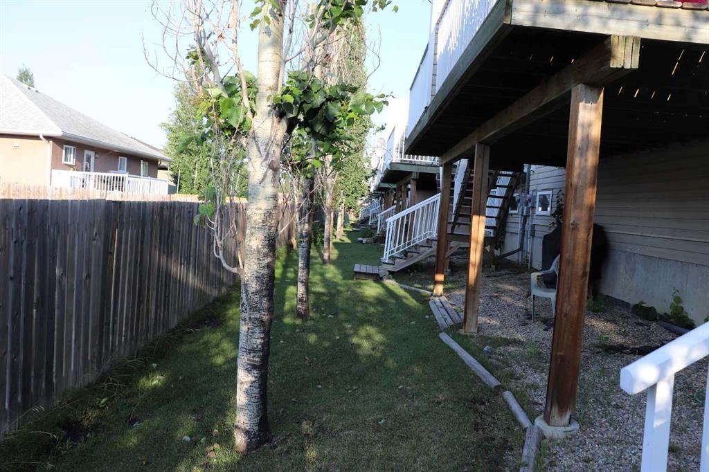 2-1616 41 Street, Edson, AB - Outdoor