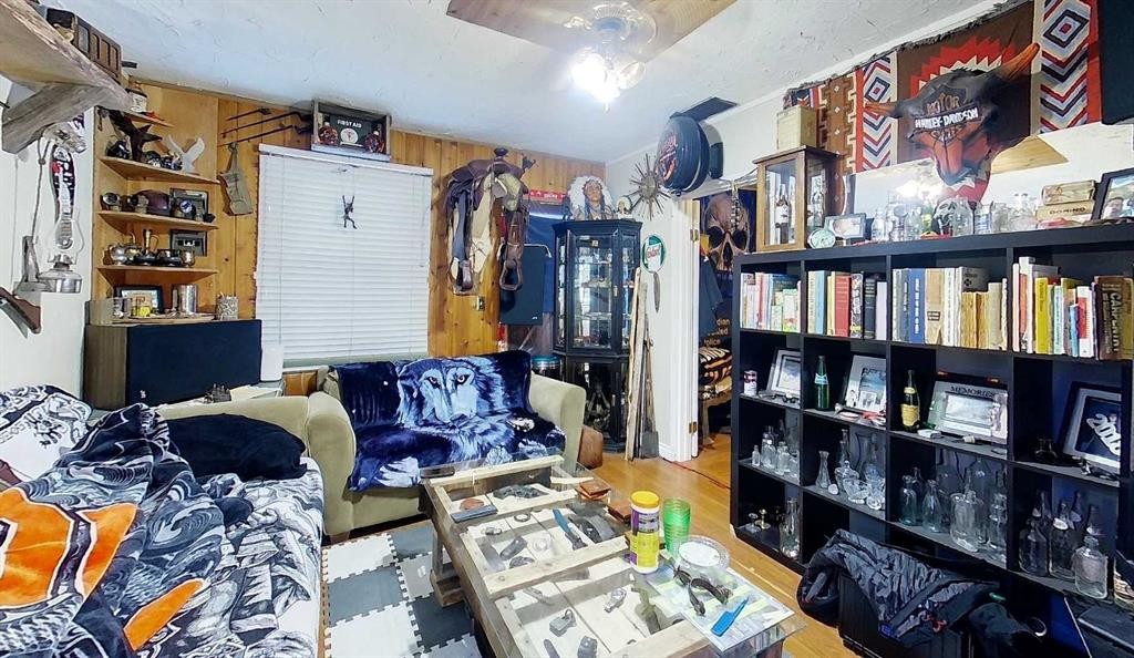 531 65 Street, Edson, AB - Indoor With Storage