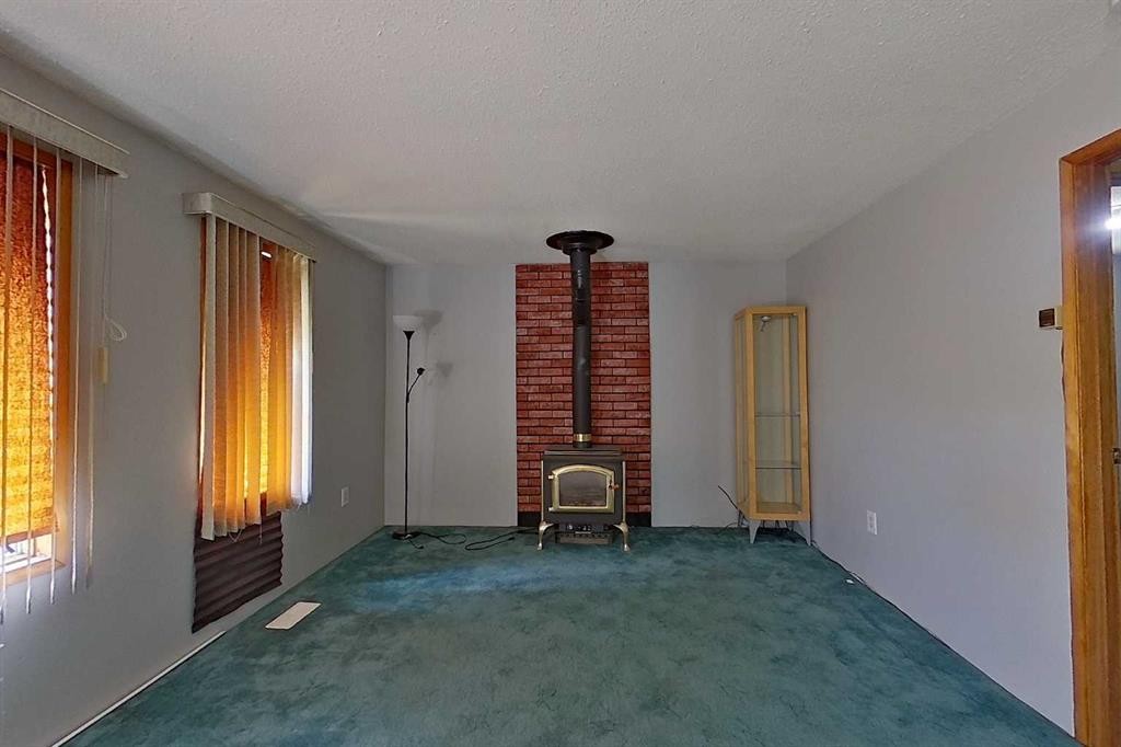 5009 48 Avenue, Athabasca, AB - Indoor Photo Showing Other Room