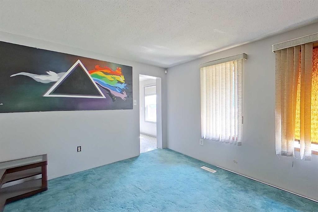 5009 48 Avenue, Athabasca, AB - Indoor Photo Showing Other Room