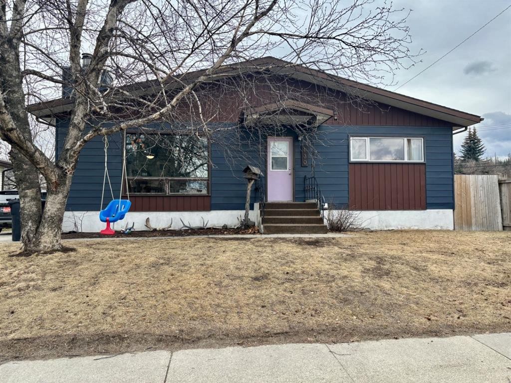 130 Willow Drive, Hinton, AB - Outdoor