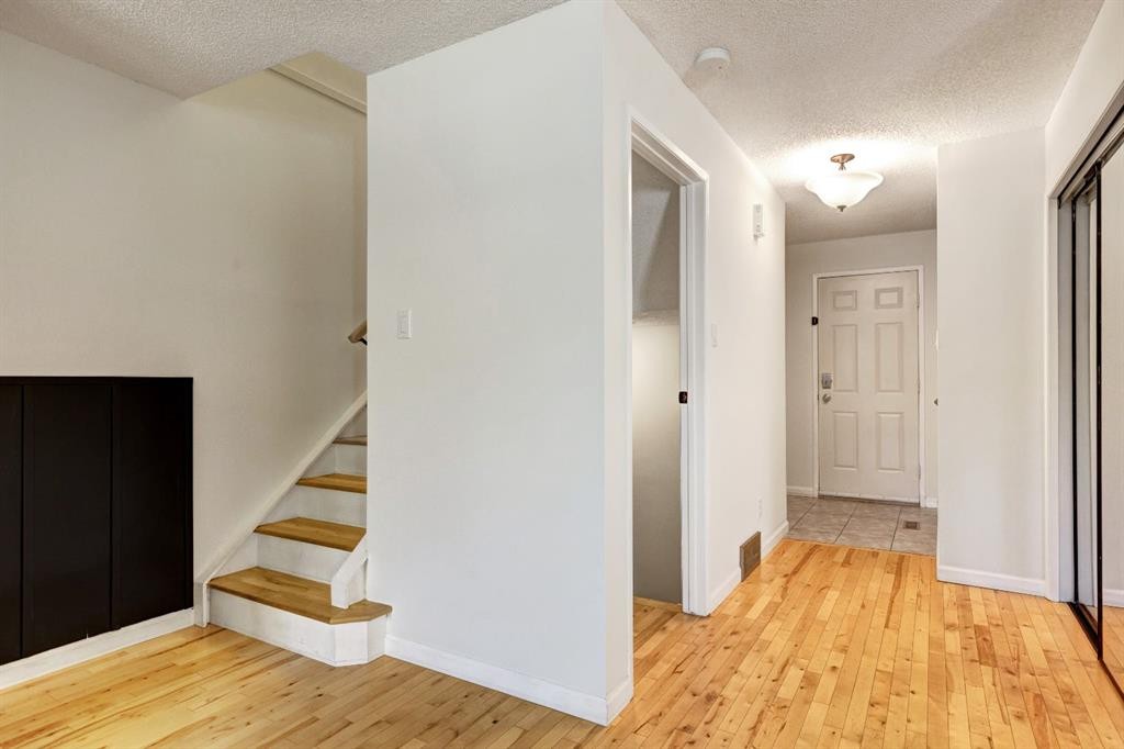 105-200 Three Sisters Drive, Canmore, AB - Indoor Photo Showing Other Room