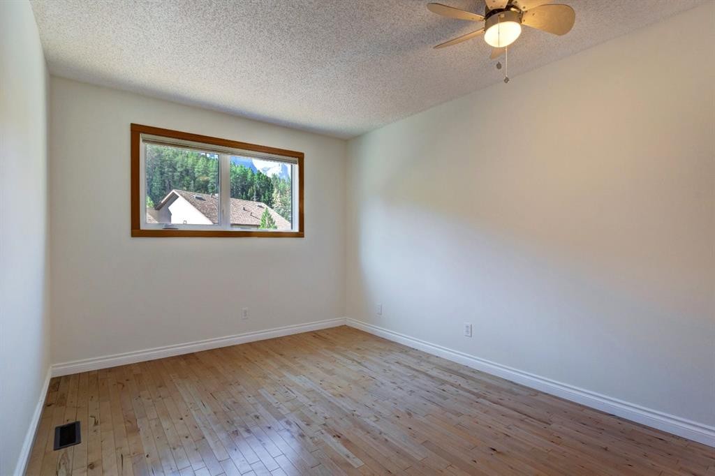 105-200 Three Sisters Drive, Canmore, AB - Indoor Photo Showing Other Room