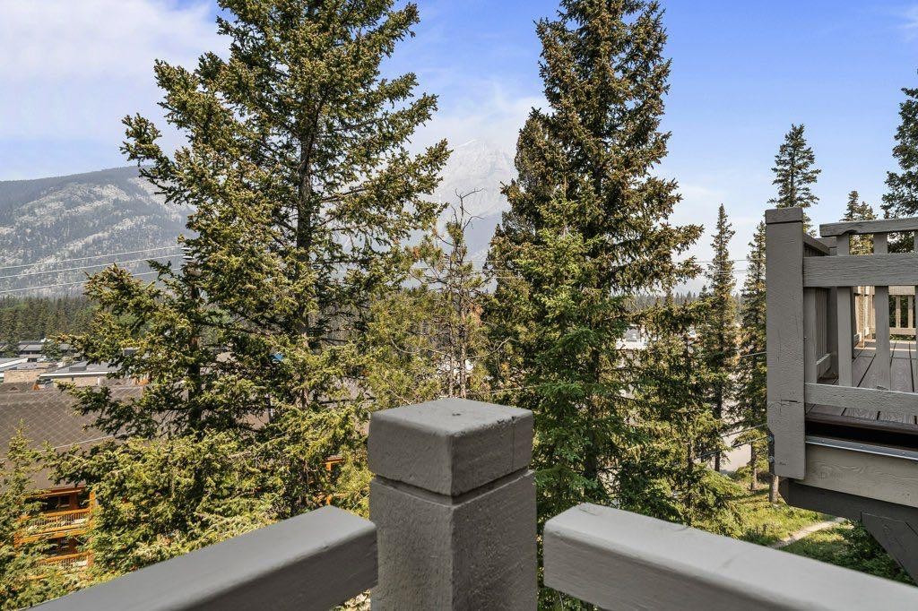 14 Antelope Lane, Banff, AB - Outdoor