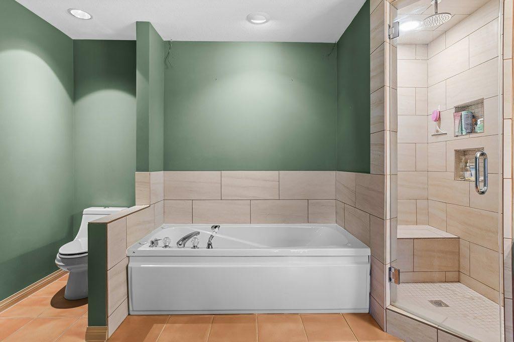 14 Antelope Lane, Banff, AB - Indoor Photo Showing Bathroom