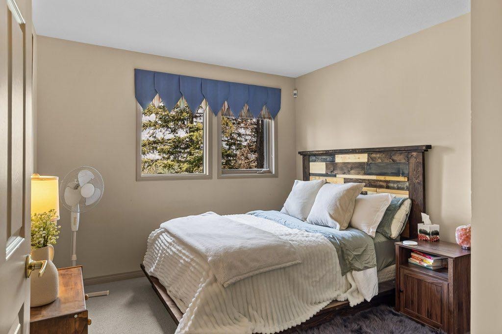 14 Antelope Lane, Banff, AB - Indoor Photo Showing Bedroom