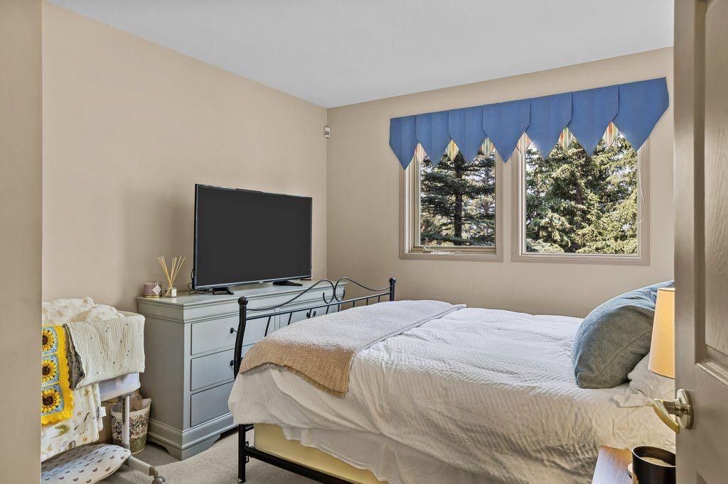 14 Antelope Lane, Banff, AB - Indoor Photo Showing Bedroom