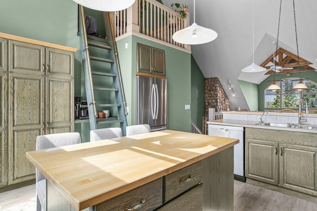 14 Antelope Lane, Banff, AB - Indoor