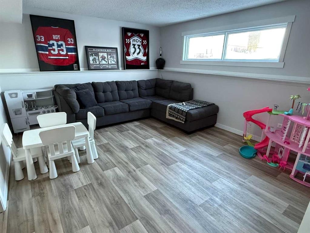 34 Wedow Drive, Whitecourt, AB - Indoor Photo Showing Living Room