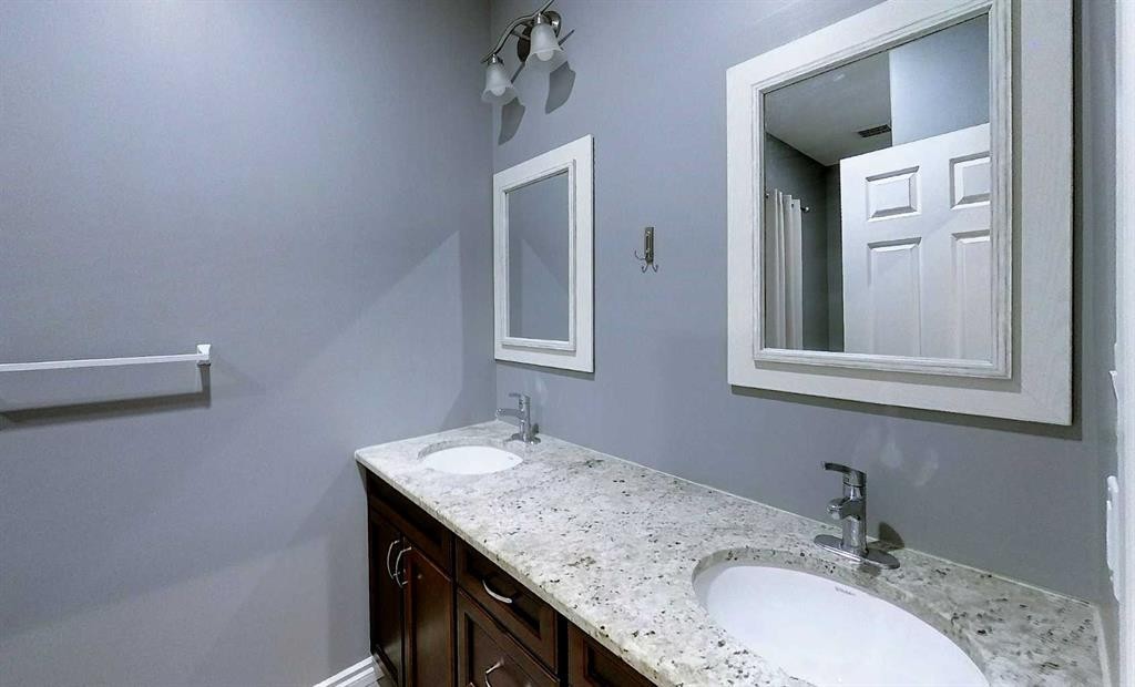 1727 63 Street, Edson, AB - Indoor Photo Showing Bathroom