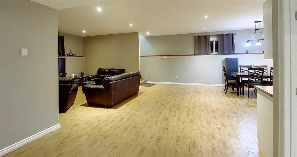 1727 63 Street, Edson, AB - Indoor Photo Showing Other Room
