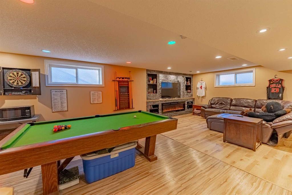 142 West Pointe Circle, Cochrane, AB - Indoor Photo Showing Other Room