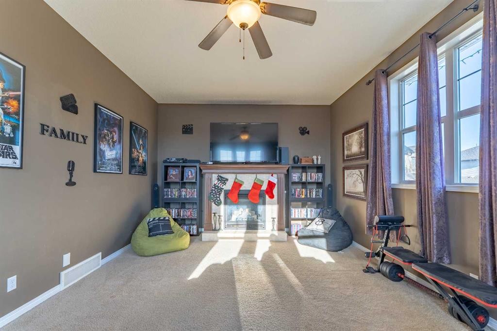 142 West Pointe Circle, Cochrane, AB - Indoor Photo Showing Other Room