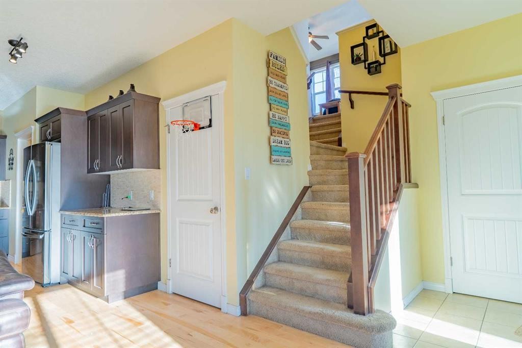 142 West Pointe Circle, Cochrane, AB - Indoor Photo Showing Other Room