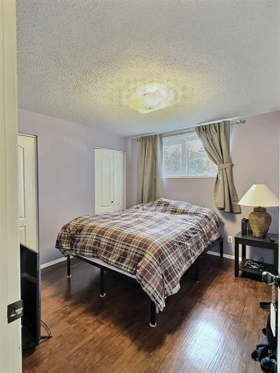 13 Aspen Crescent, Jasper, AB - Indoor Photo Showing Bedroom