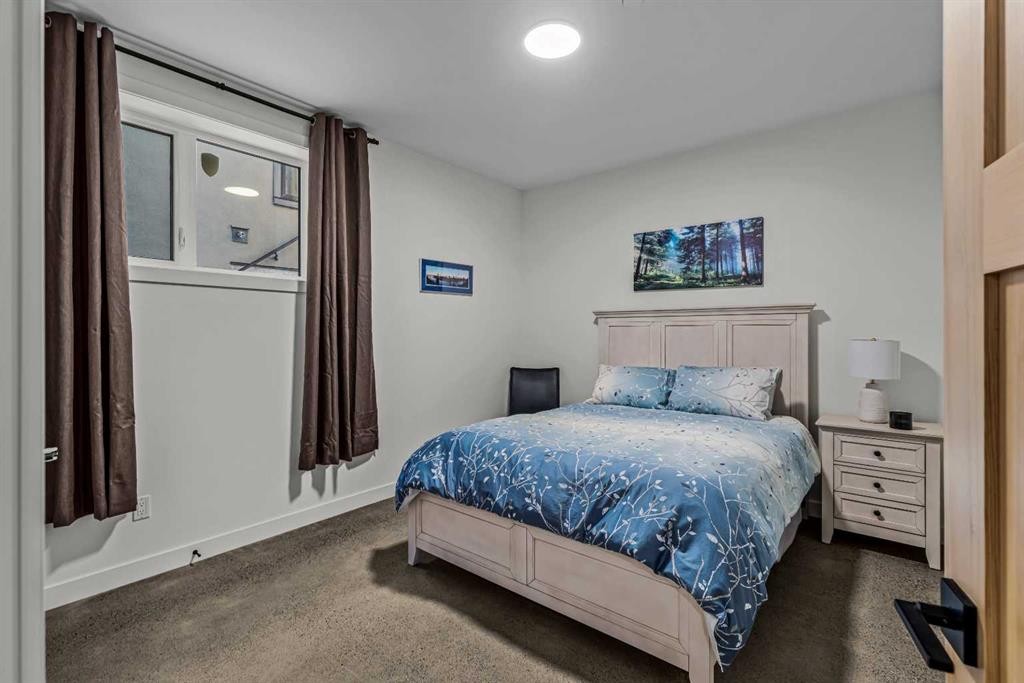 283C Three Sisters Drive, Canmore, AB - Indoor Photo Showing Bedroom