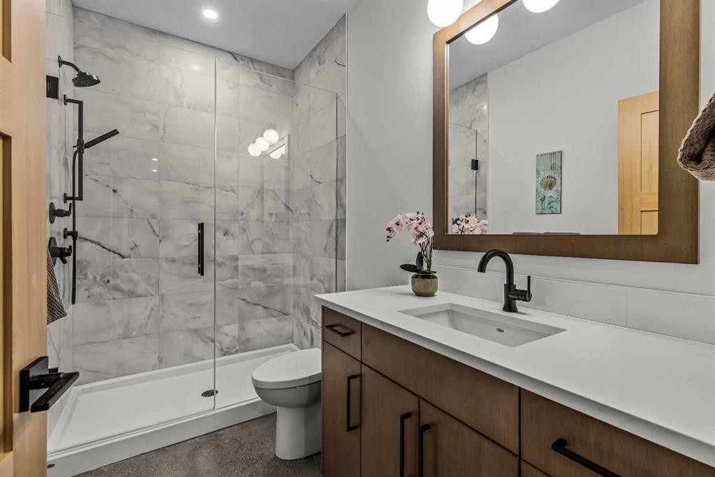 283C Three Sisters Drive, Canmore, AB - Indoor Photo Showing Bathroom