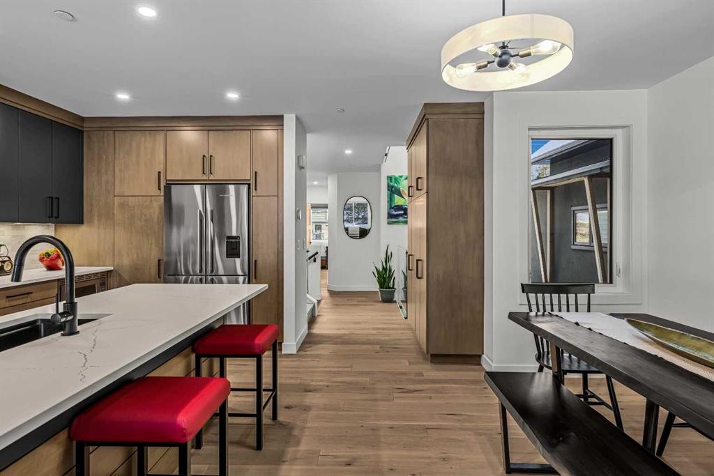 283C Three Sisters Drive, Canmore, AB - Indoor Photo Showing Other Room