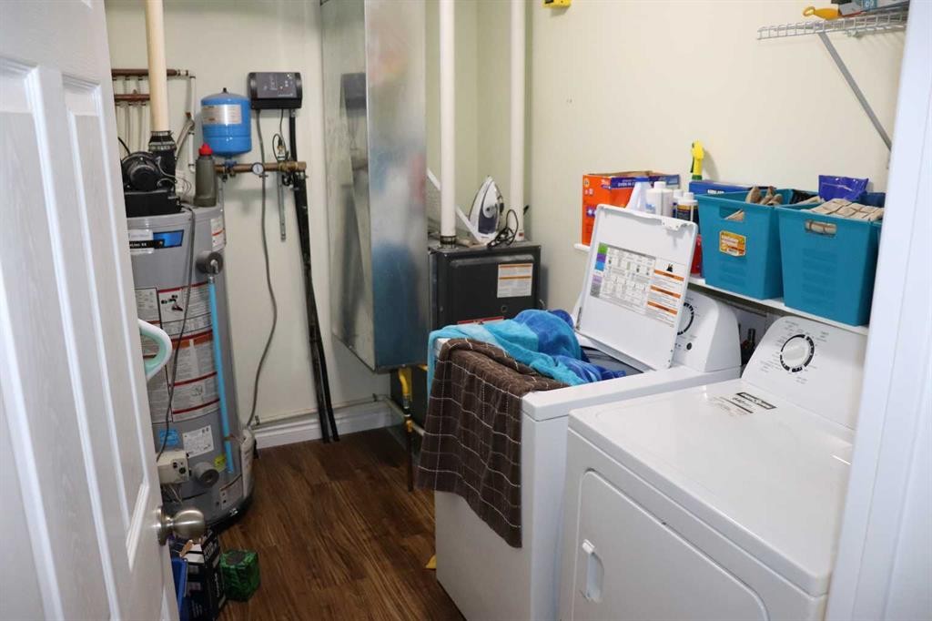 54019C Range Road 165, Rural Yellowhead County, AB - Indoor Photo Showing Laundry Room