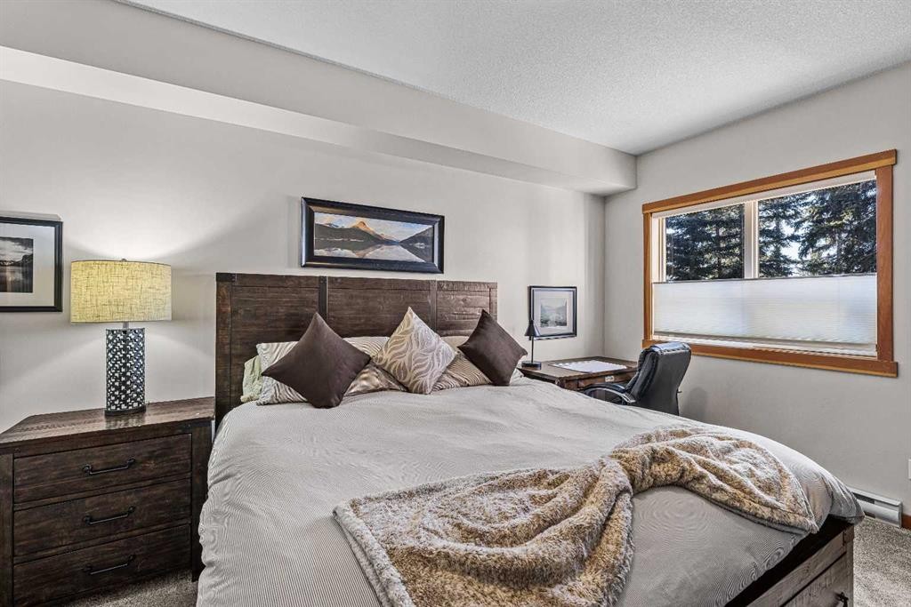 107-101 Montane Road Sw, Canmore, AB - Indoor Photo Showing Bedroom