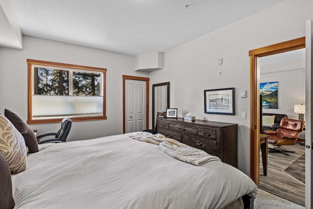 107-101 Montane Road Sw, Canmore, AB - Indoor Photo Showing Bedroom