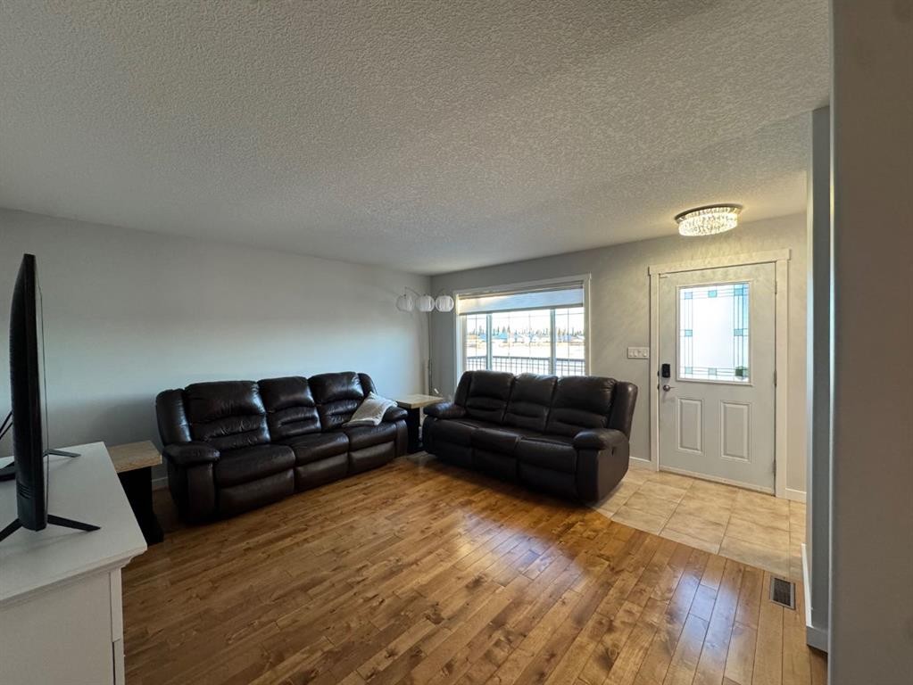 4316 18 Avenue, Edson, AB - Indoor Photo Showing Living Room