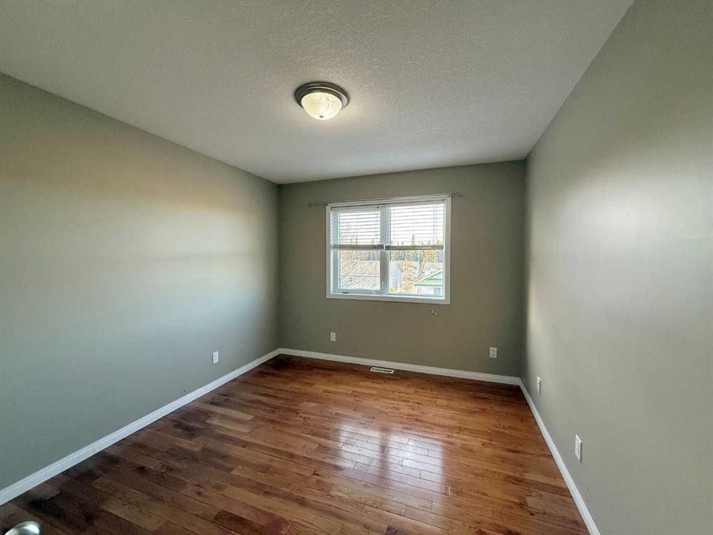 294 Tocher Avenue, Hinton, AB - Indoor Photo Showing Other Room
