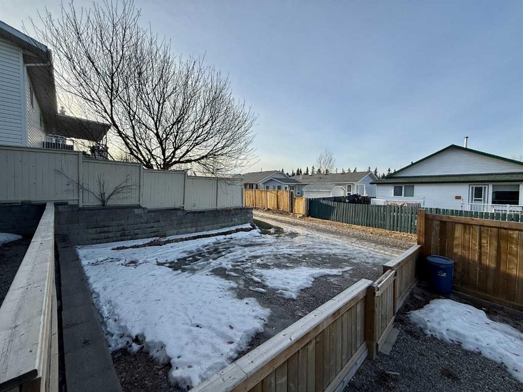 294 Tocher Avenue, Hinton, AB - Outdoor