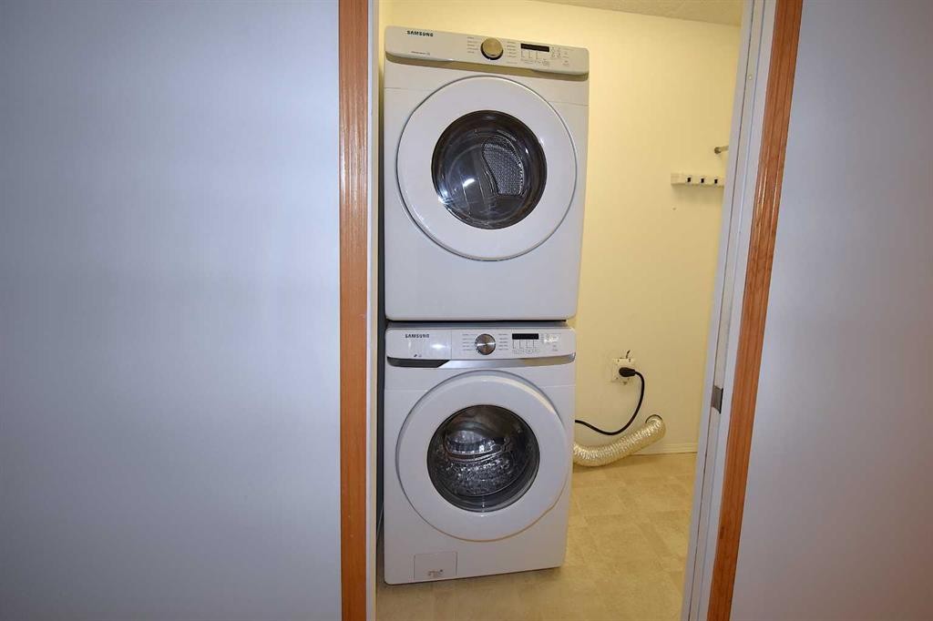 202-777 48 Street, Edson, AB - Indoor Photo Showing Laundry Room