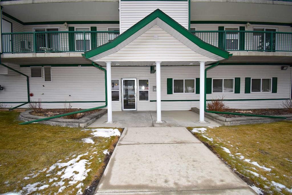 202-777 48 Street, Edson, AB - Outdoor With Balcony