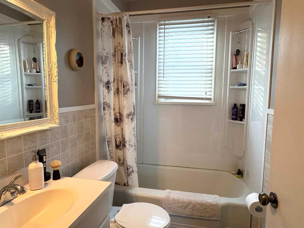 4905 42 Street, Athabasca, AB - Indoor Photo Showing Bathroom