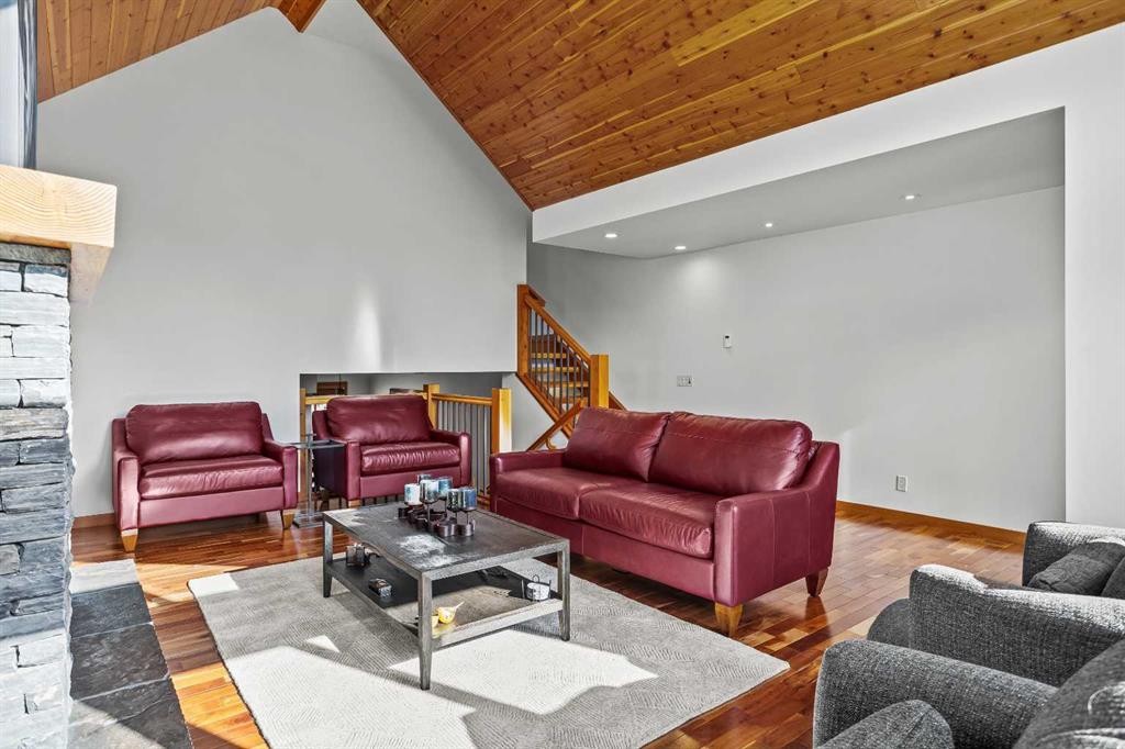 7 Creekside Mews, Canmore, AB - Indoor Photo Showing Living Room