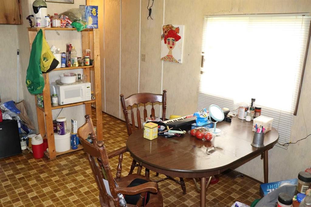 4938 49 Avenue, Robb, AB - Indoor Photo Showing Dining Room
