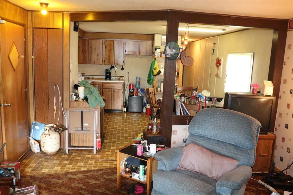 4938 49 Avenue, Robb, AB - Indoor