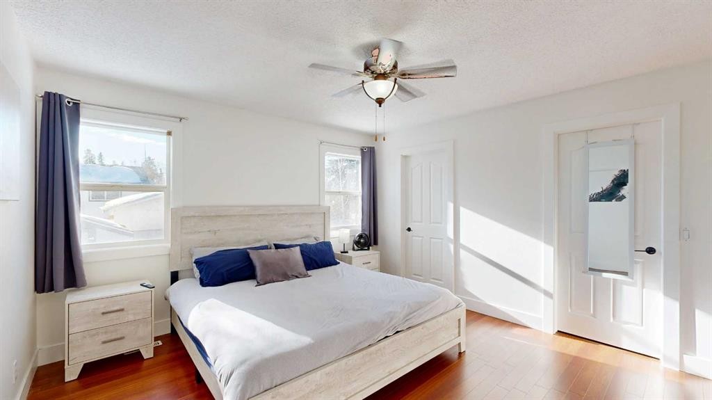 33 Park Circle, Whitecourt, AB - Indoor Photo Showing Bedroom