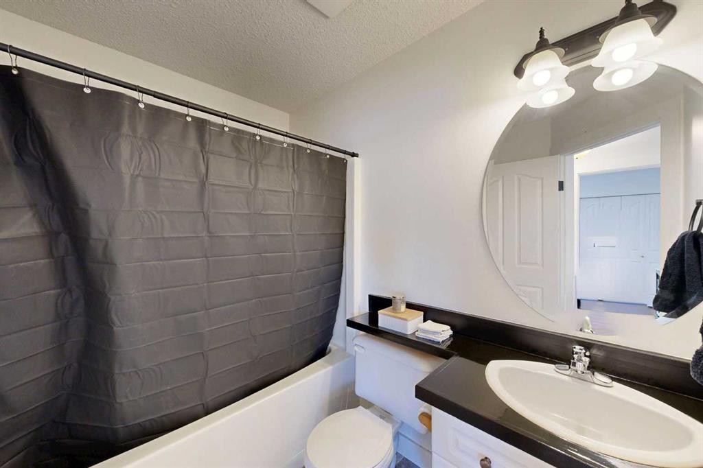 33 Park Circle, Whitecourt, AB - Indoor Photo Showing Bathroom