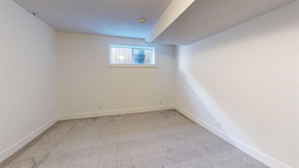 33 Park Circle, Whitecourt, AB - Indoor Photo Showing Other Room