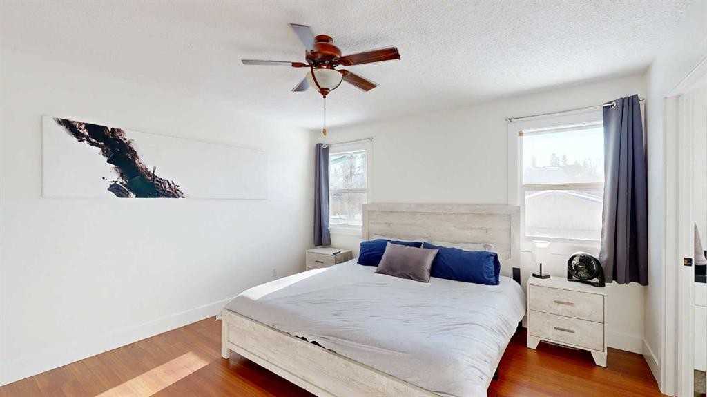 33 Park Circle, Whitecourt, AB - Indoor Photo Showing Bedroom