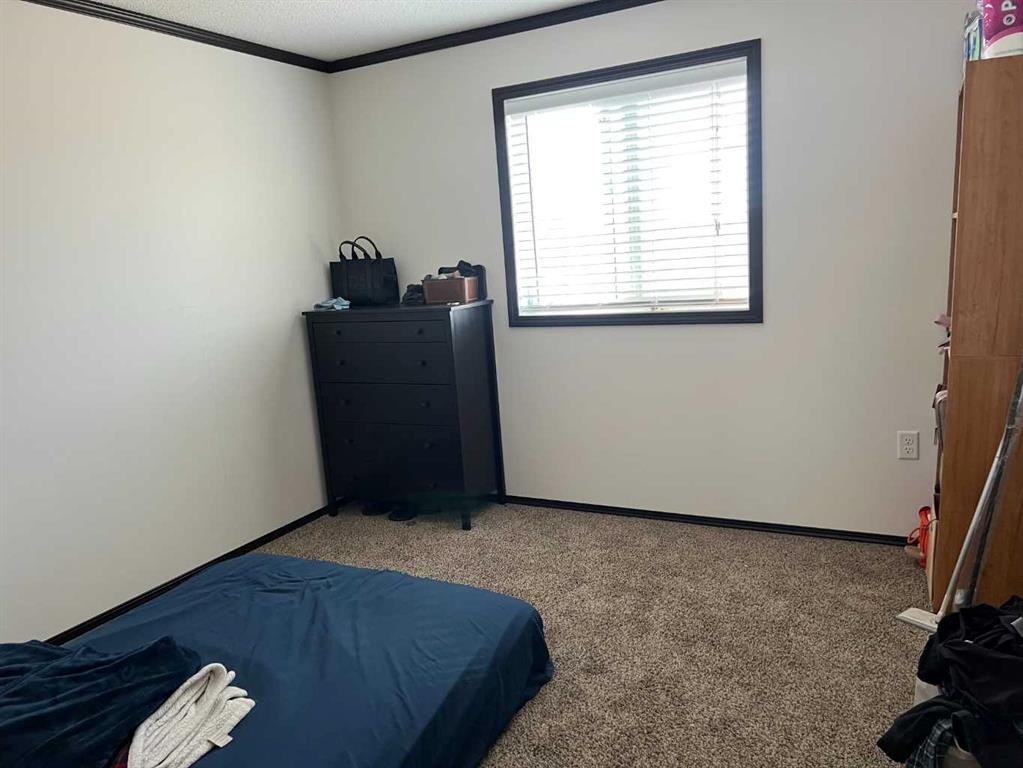 527 3 Avenue, Fox Creek, AB - Indoor